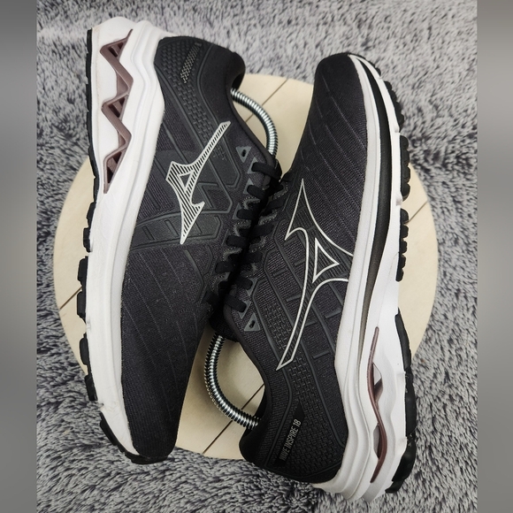 Mizuno Wave Inspire 18 Black Athletic Running Sneakers Shoes Women's Size 9.5 - Picture 6 of 9